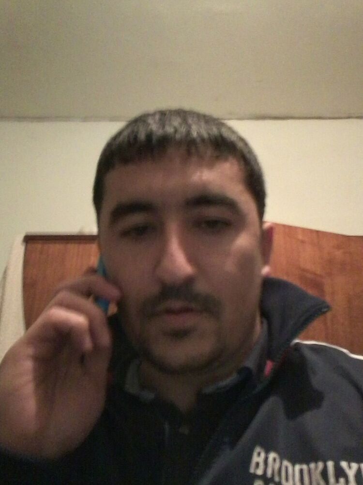  7158612  Farra, 39 ,    