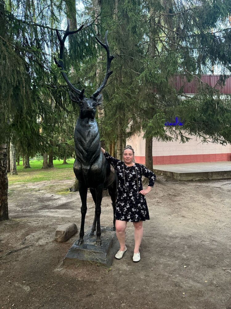  54447032  Julia, 42 ,    