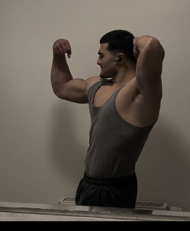  54490272  Emil, 24 ,    