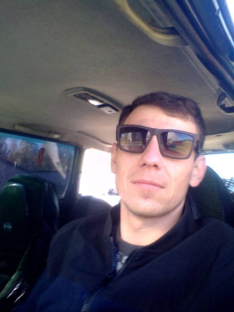  ,   Yvan, 39 ,   