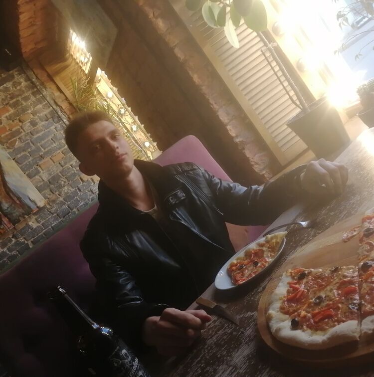  44673552  , 24 ,    -