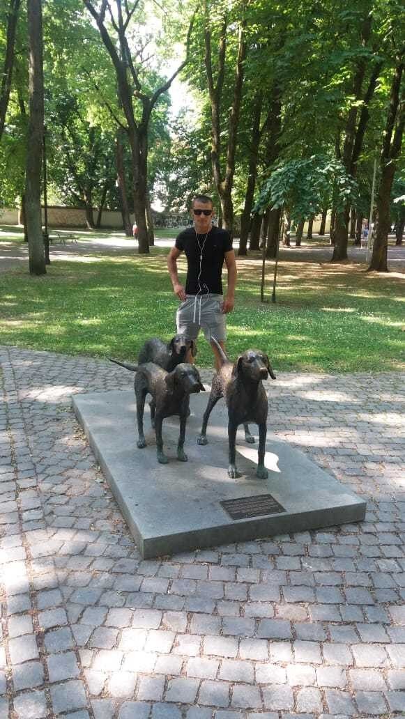  12444122  Vladimer, 32 ,    
