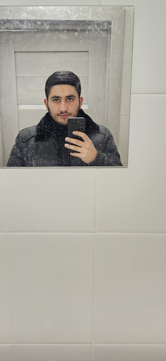  46993382  Gevorg, 21 ,    