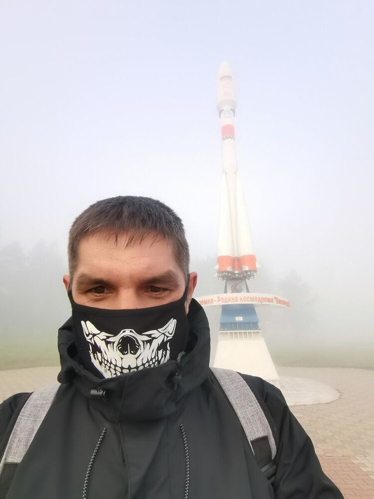  22421172  Aleksandr, 44 ,    