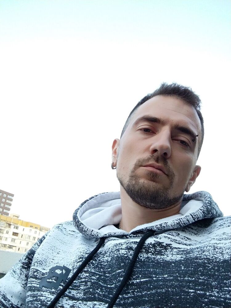 22120912  Alex, 34 ,    