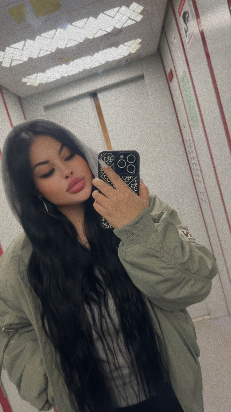  53911672  Dayana, 25 ,    