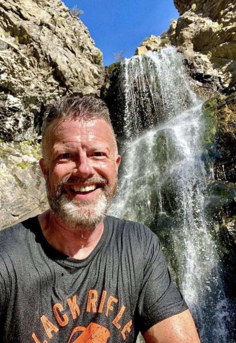  51252122  Alex, 55 ,    