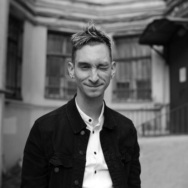  31954262  , 28 ,    -