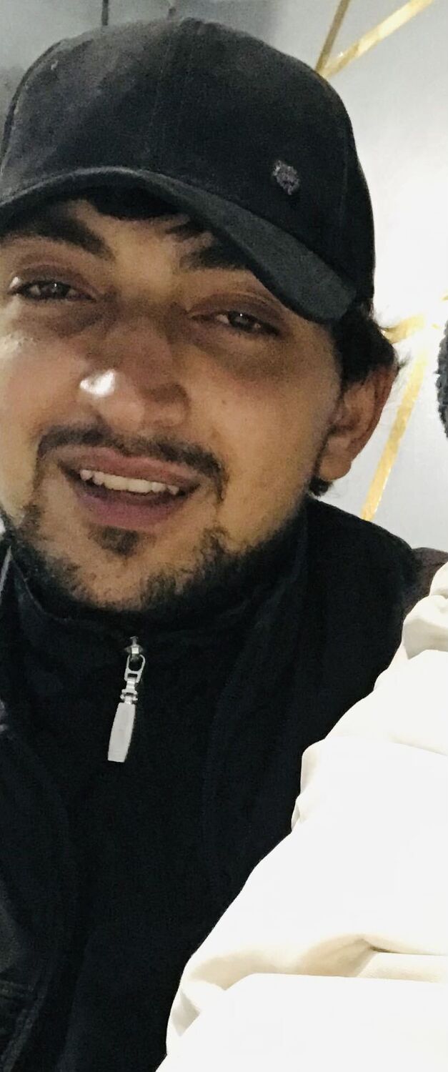  50604802  Hayk, 24 ,    