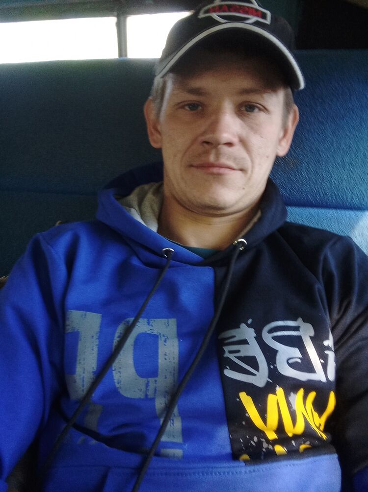  43384722  , 34 ,    