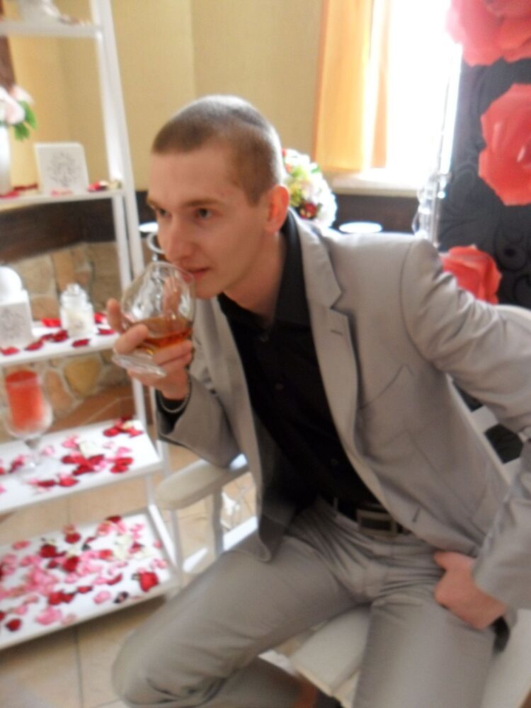  7687642  Nik, 30 ,    
