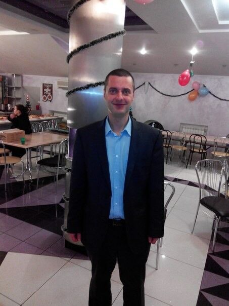 ,   Valentin, 46 ,  