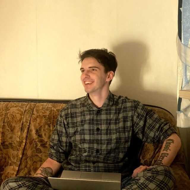  36608792  ˸, 27 ,    -