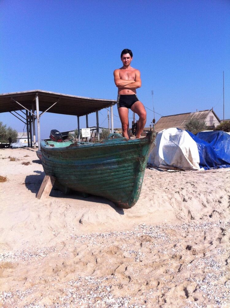  ,   Dorin, 44 ,   ,   , c 