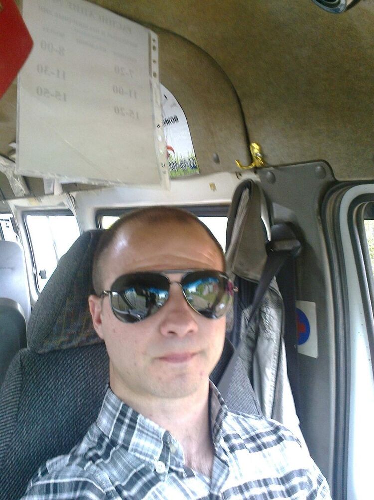  12758972  Maks, 40 ,    