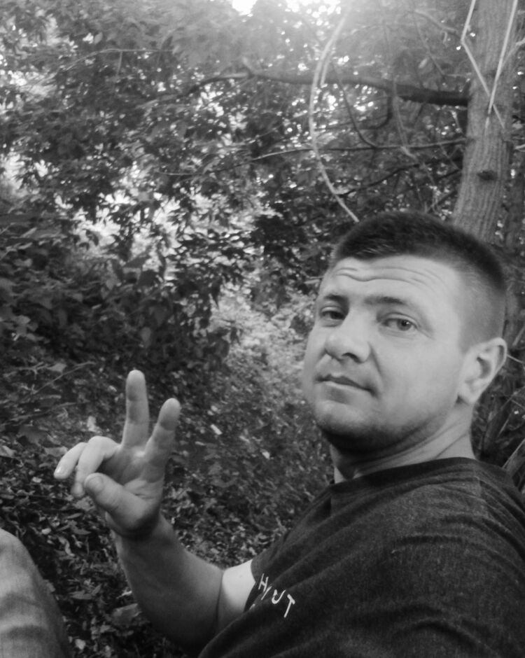  ,   Stanislav, 33 ,   c 