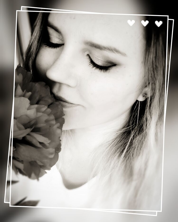  52064132  Anna, 34 ,    