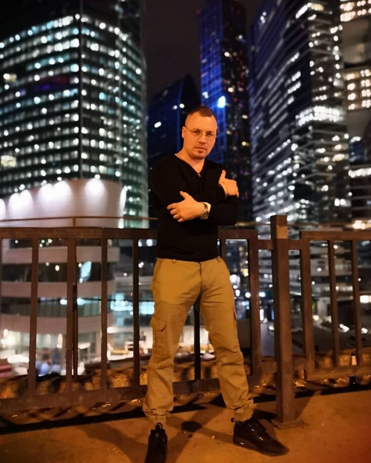  ,   Alex, 37 ,   ,   