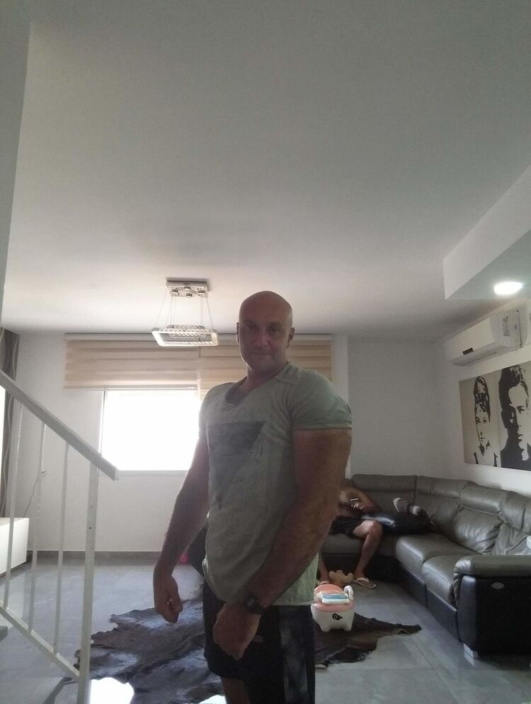  Holon,   , 42 ,   ,   , c 