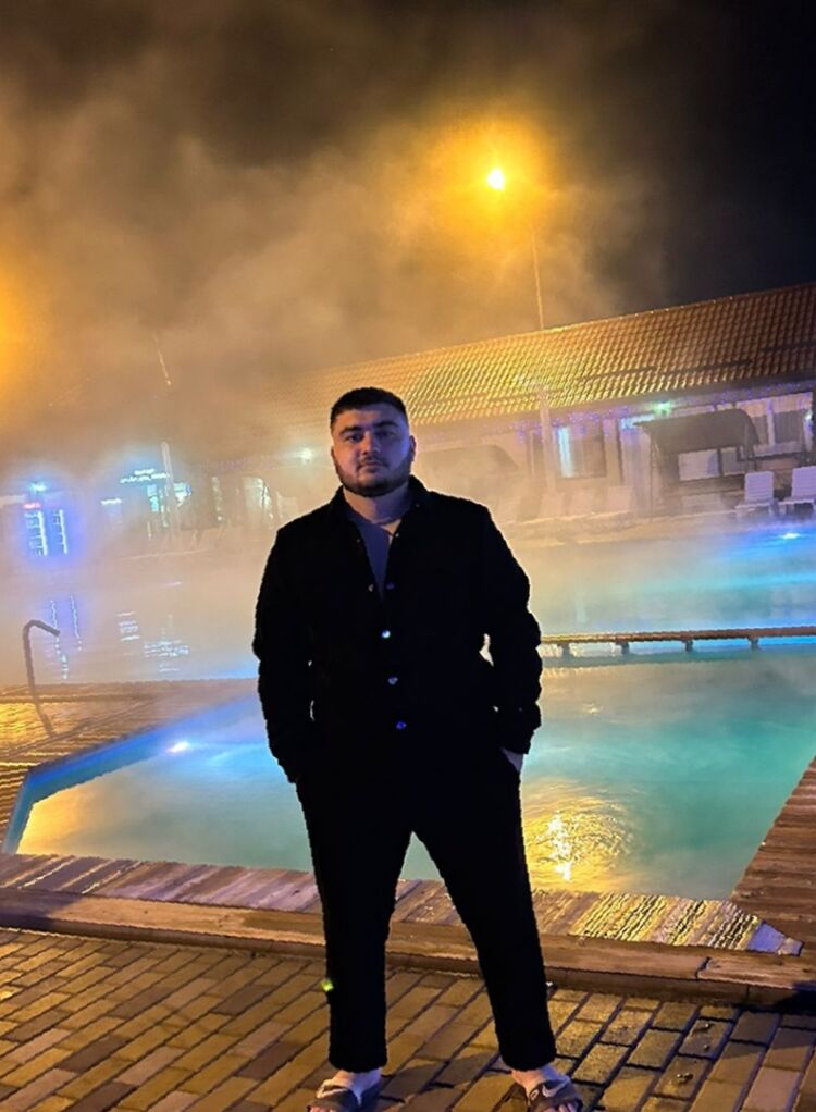  47629322  Ali, 25 ,    