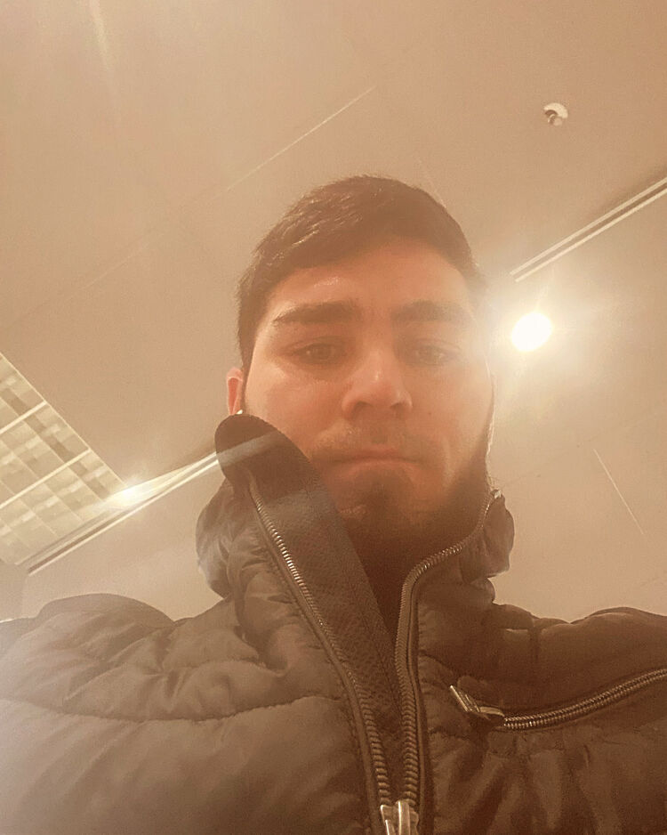  38612142  Ramzan, 24 ,    