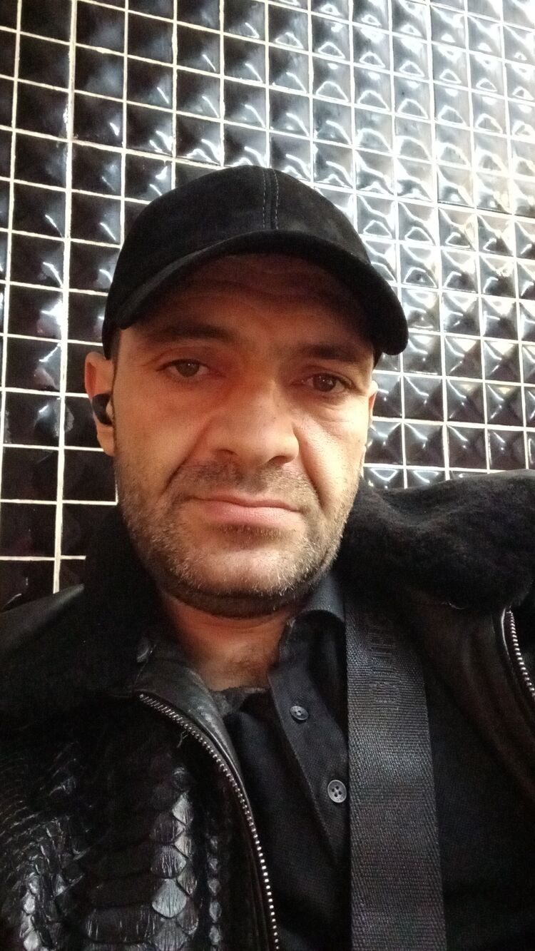  ,   Karlen, 42 ,   ,   