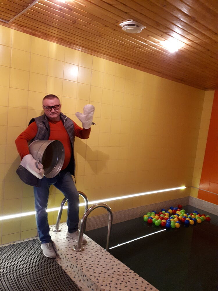 13885322  Igor, 53 ,    