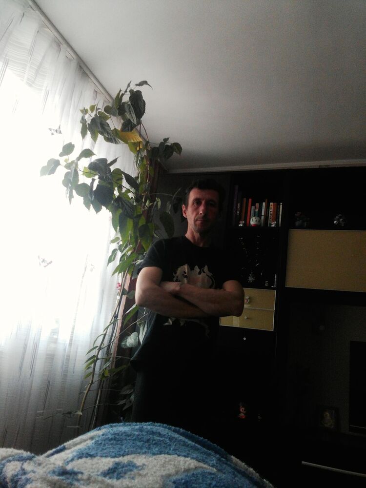  8957252  , 51 ,    