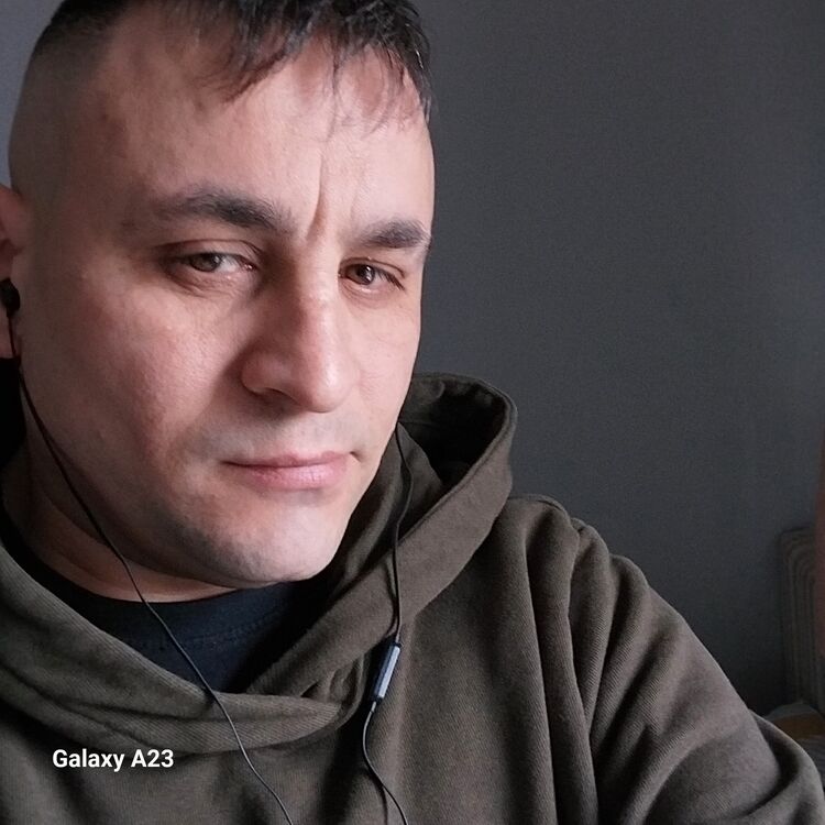  ,   Pavel, 38 ,   ,   