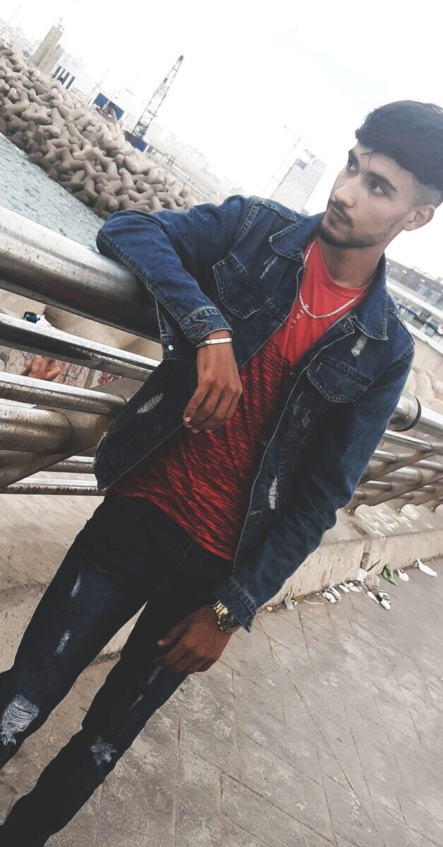  21320522  Hamza, 27 ,    