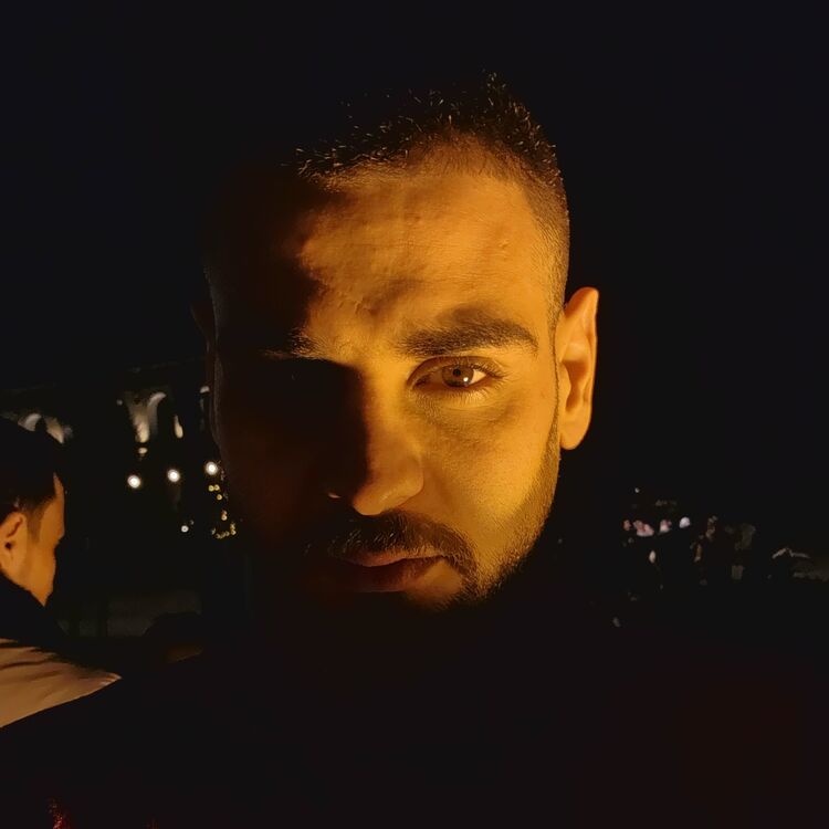  ,   Muntader, 24 ,   ,   