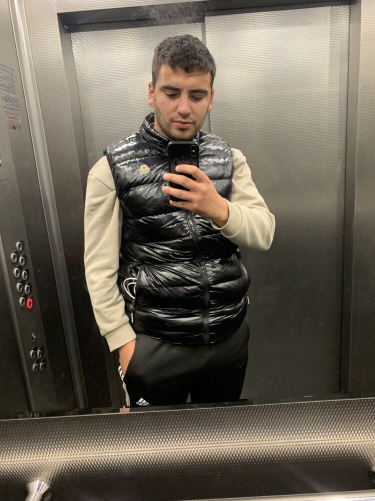  54068012  Anatol, 21 ,    