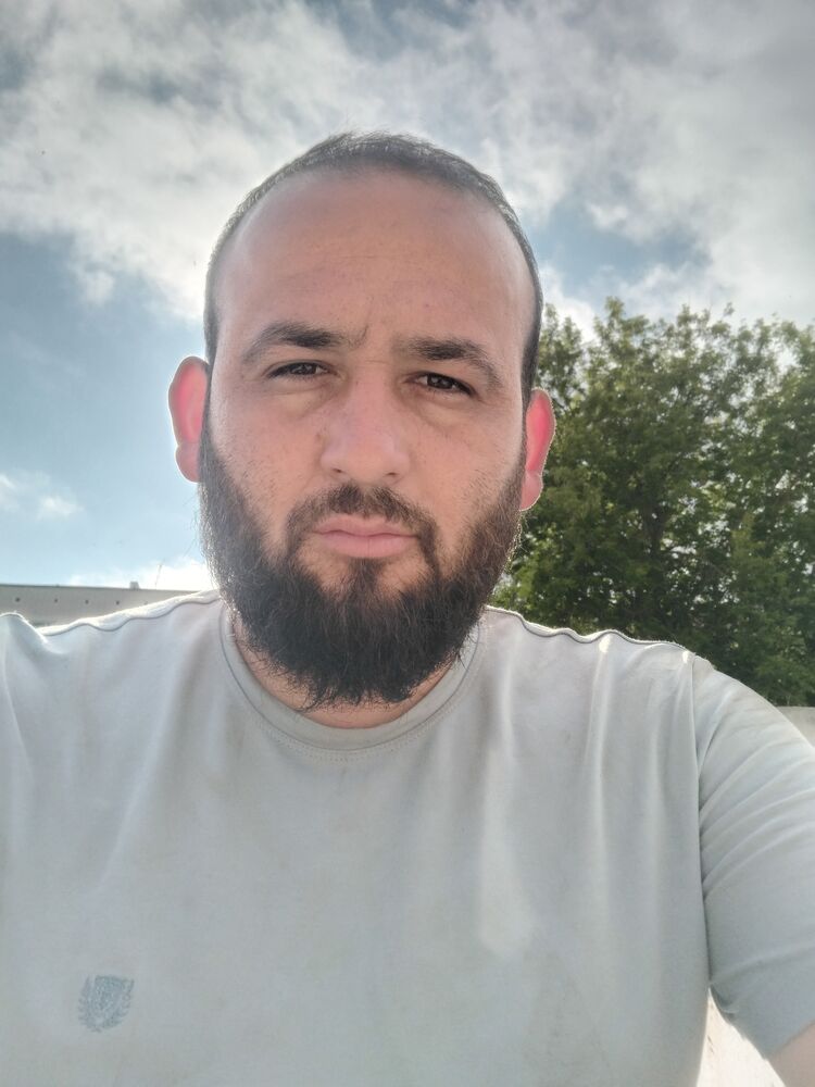  52862902  Mirzobek, 28 ,    