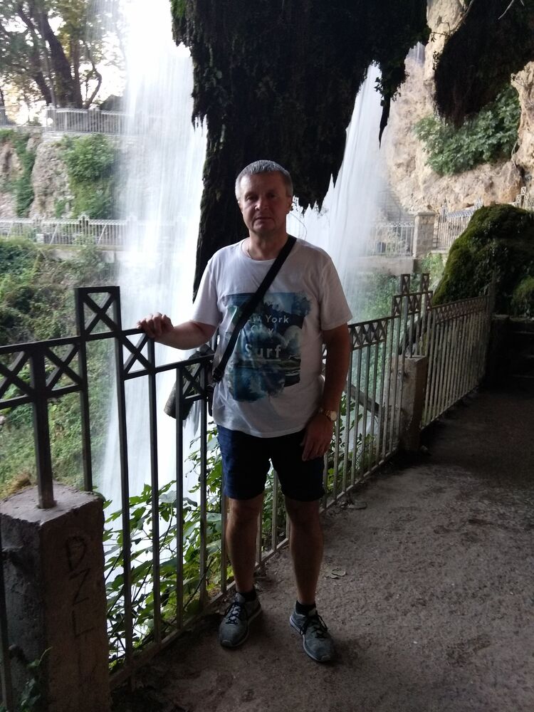  25701792  Roman, 55 ,    
