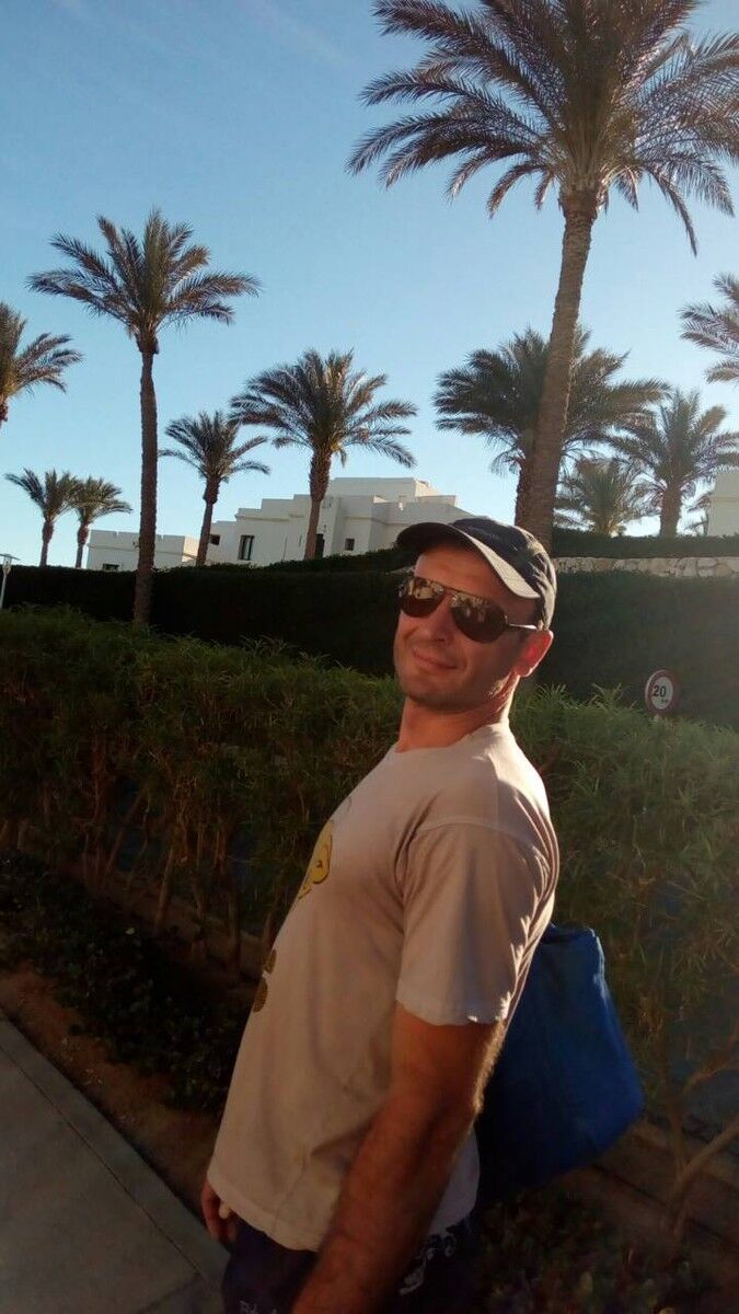  ,   Gomosapiens, 44 ,  