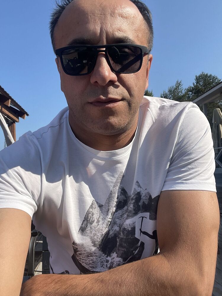  36664112  Sahin, 43 ,    -
