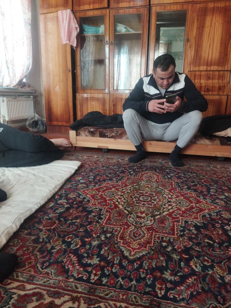  50006352  Jahongir, 41 ,    