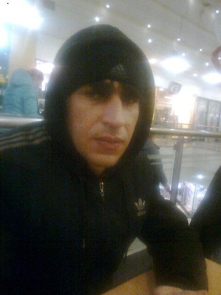  31642842  Ramis, 37 ,    