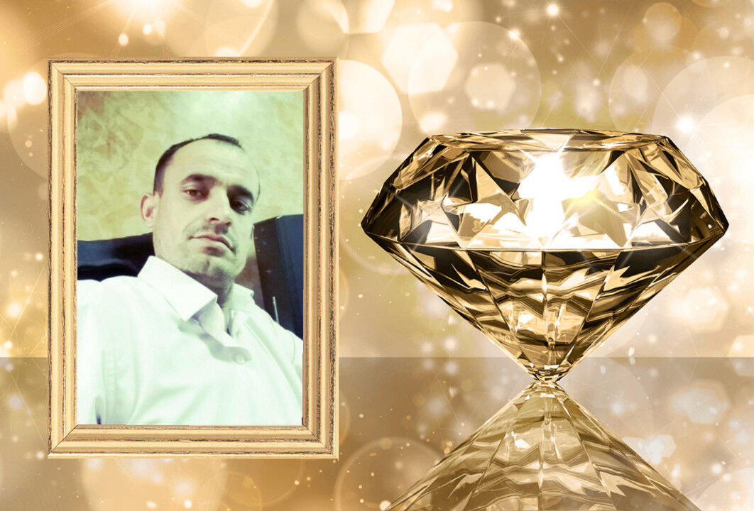  16370302  Karim, 46 ,    