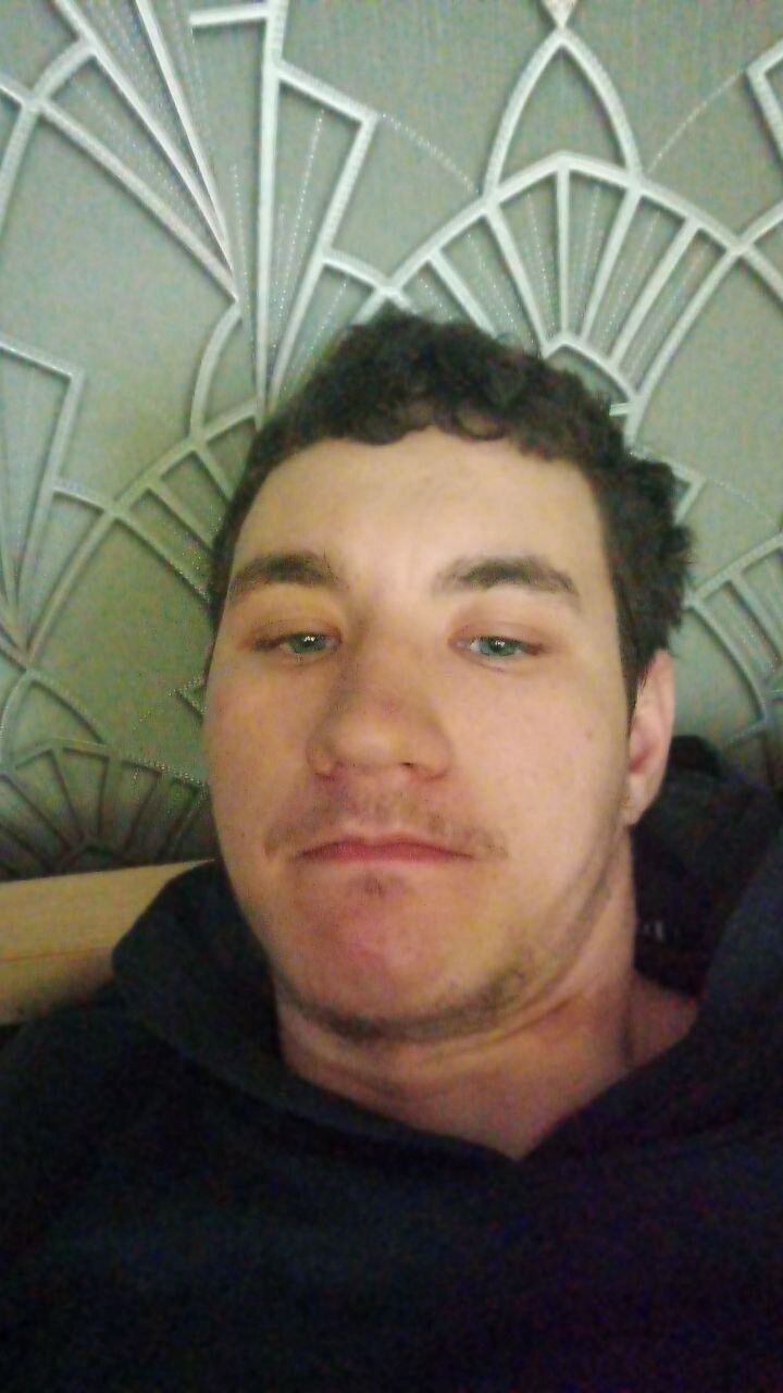 42392282  Vasiliy, 24 ,    