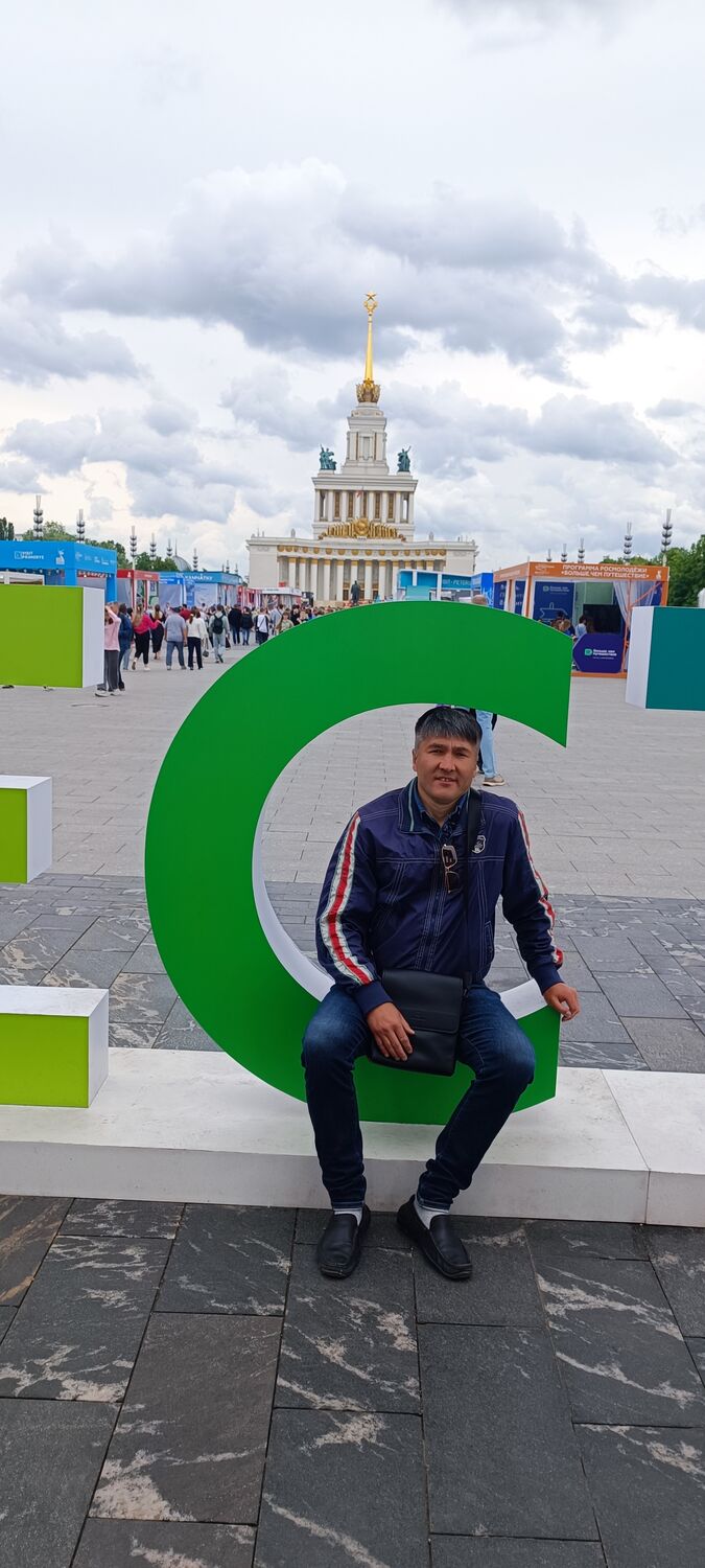  52256522  Oleg, 47 ,    