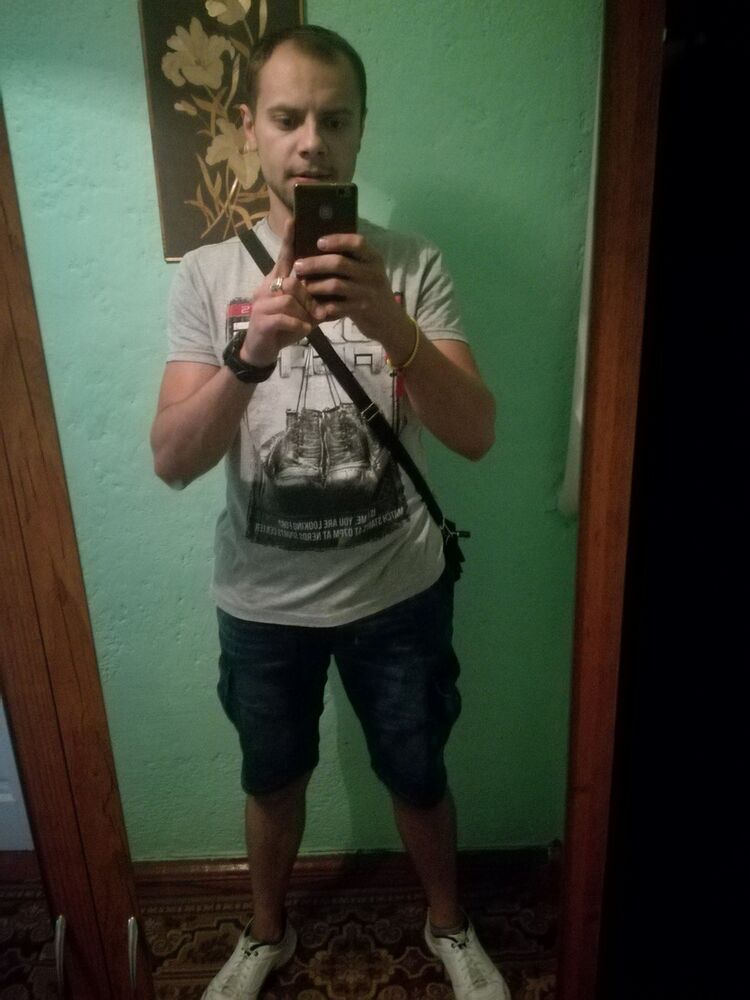  ,   Oleg, 31 ,   