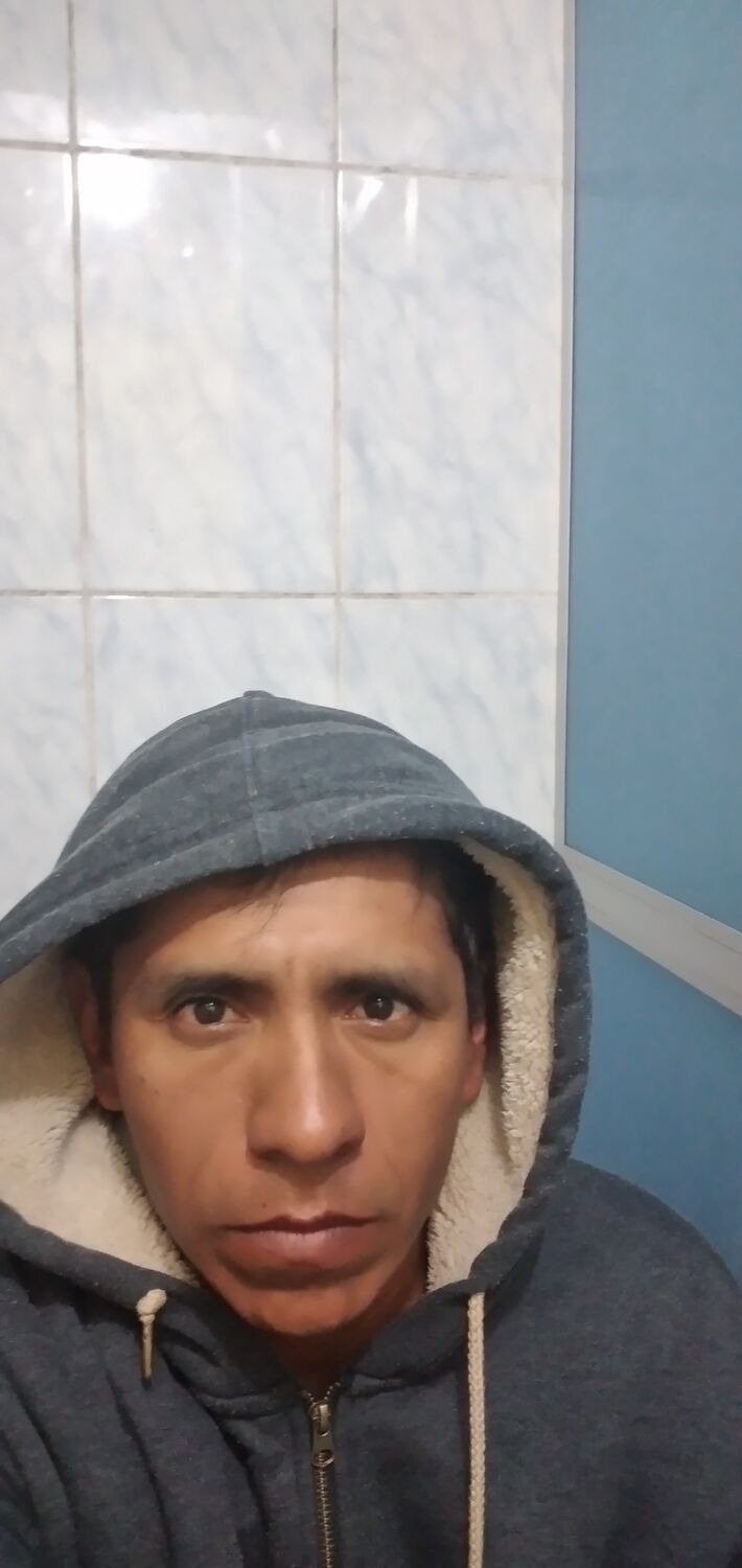  44284302  Omar, 40 ,    