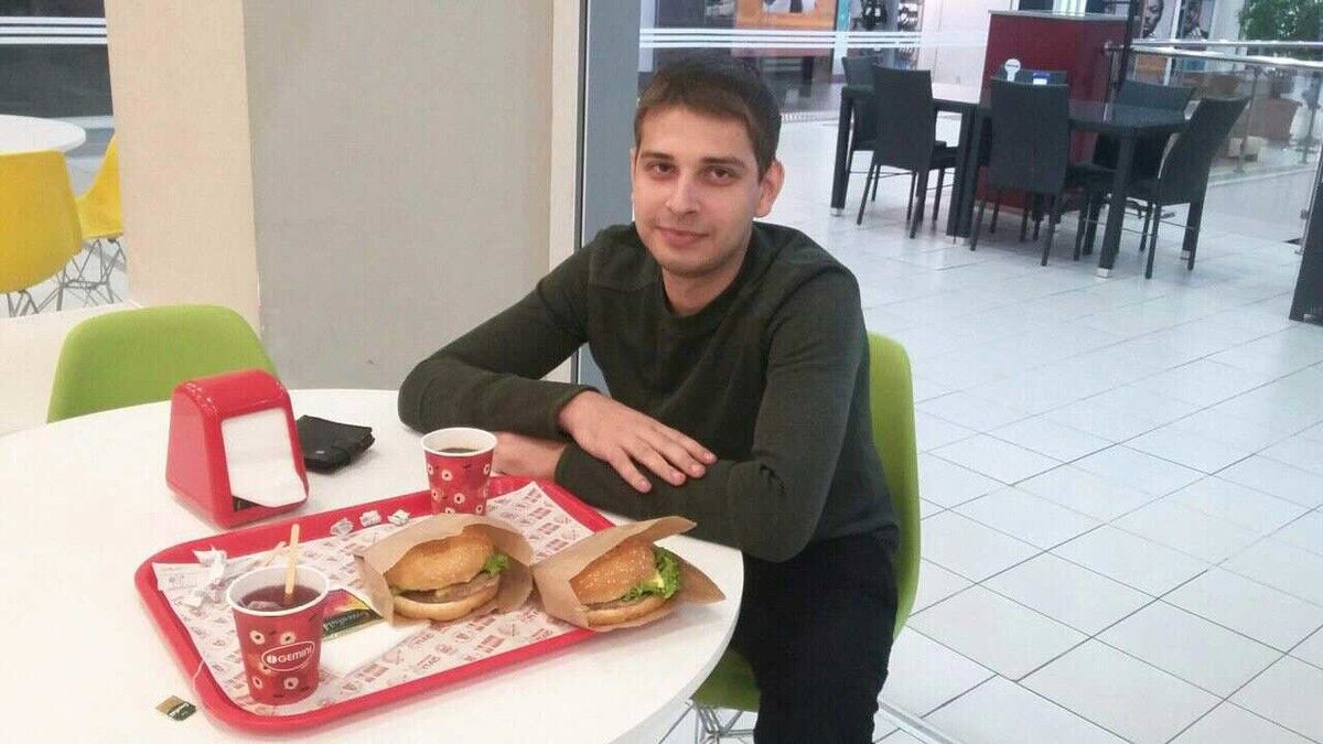  ,   Artur, 31 ,   ,   , c 
