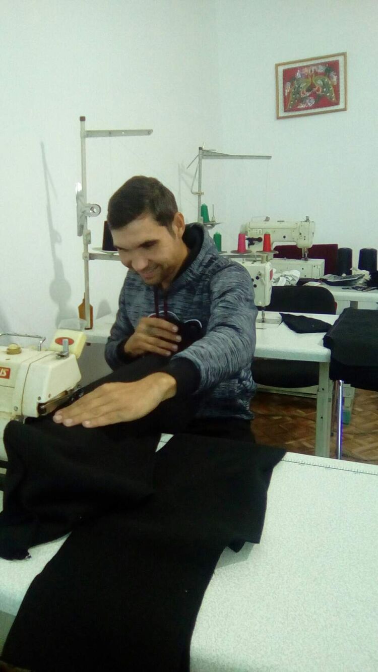  32445172  Ivan, 42 ,    