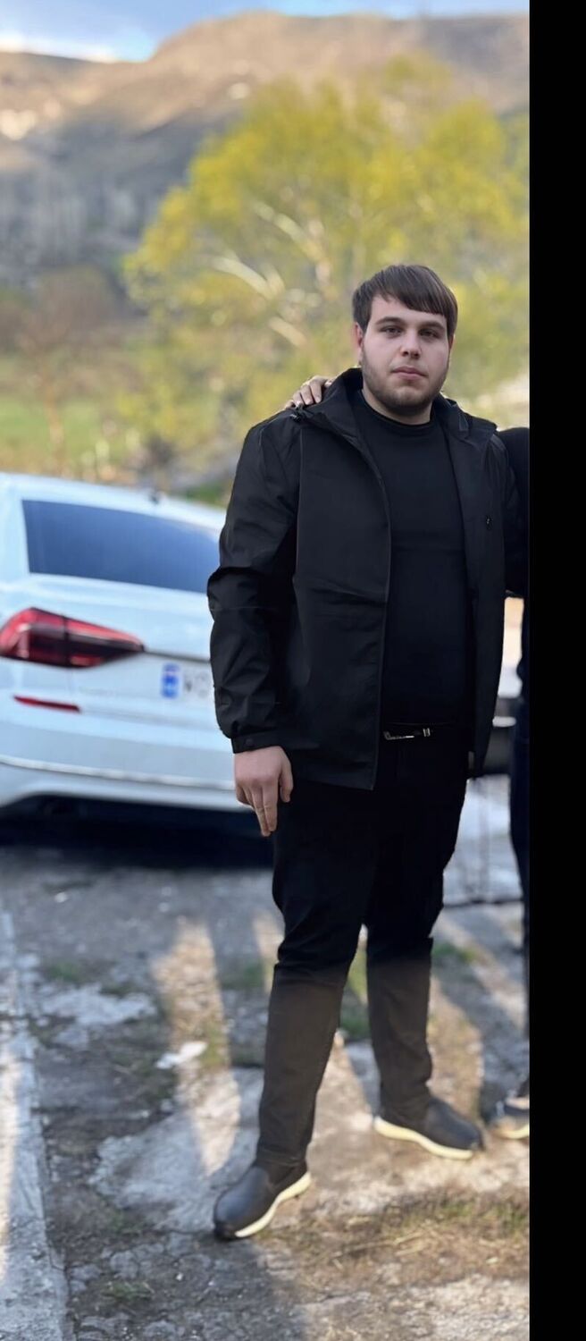  53504552  Kar, 27 ,    Deleted