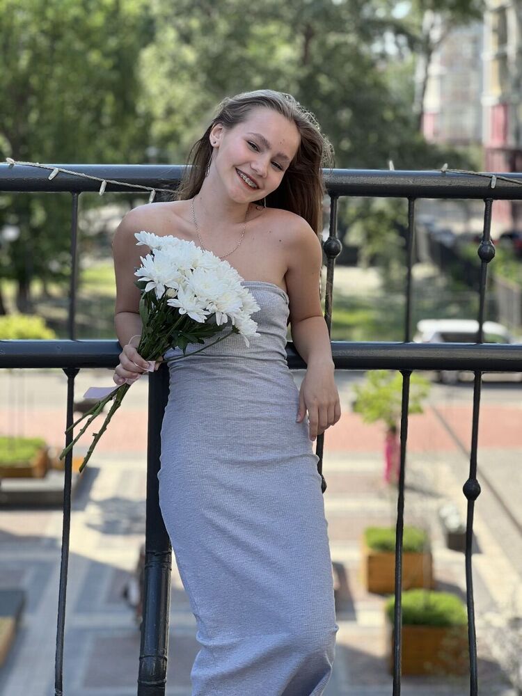  43952062  , 19 ,    