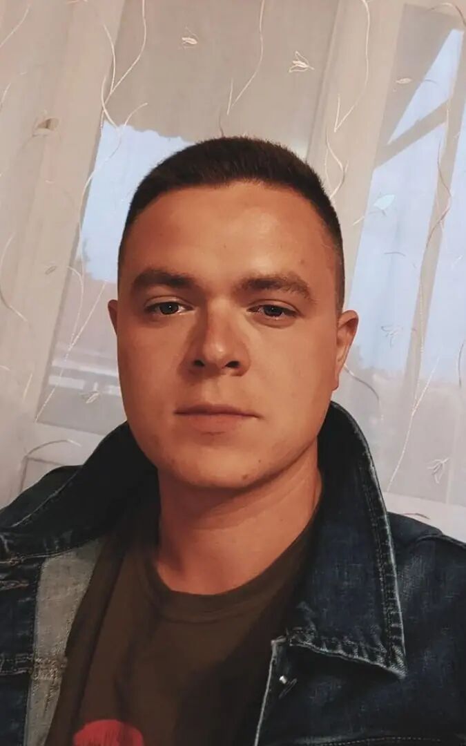  ,   Denis, 32 ,   ,   , c , 