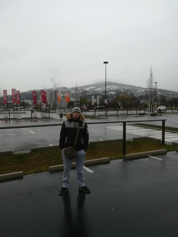  18139722  DMITRIJS, 37 ,    