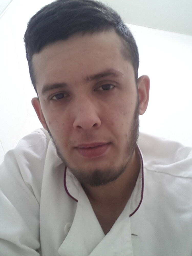  21872532  BELY, 27 ,    